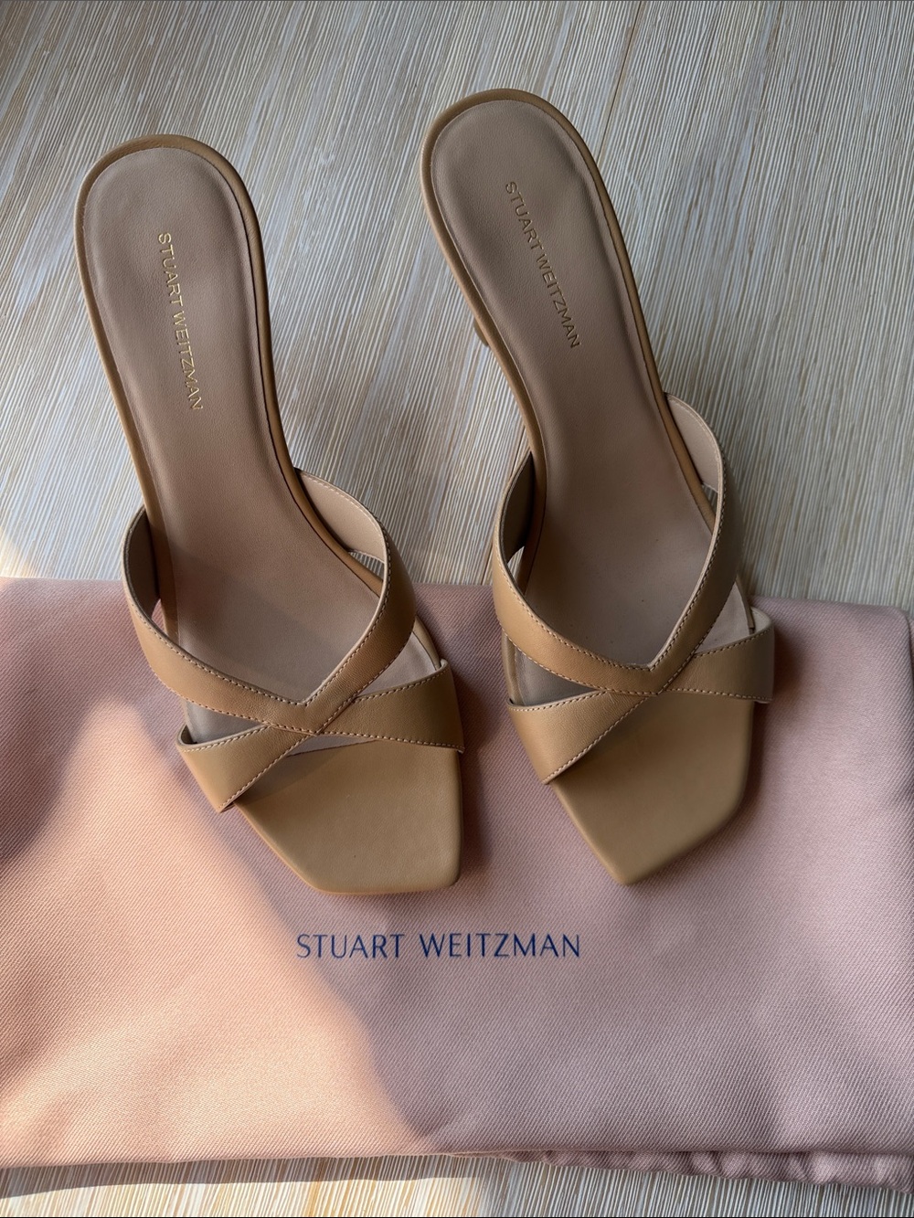 ✨BRAND NEW Stuart Weitzman Tan Leather Mules✨